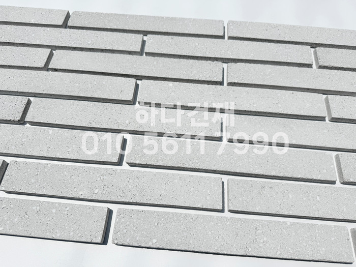 모노타일 390x55x15T 화이트그레이 / 하다건재