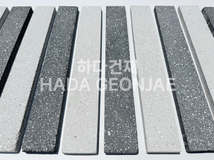 모노타일 390x55x15T 화이트그레이, 블랙 / 하다건재