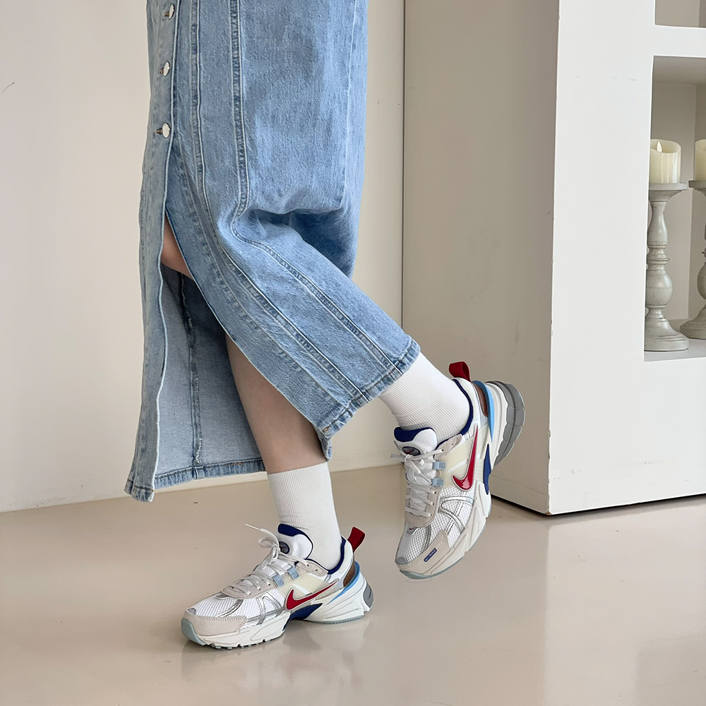 Nike 브이투케이 런 바시티레드 딥블루 실버 우먼스 - 상세 이미지 4