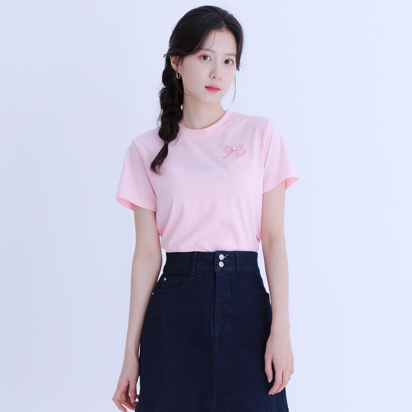 로엠 리본 자수 반팔 크롭 티셔츠 RMHWE37RT1 - 상세 이미지 2