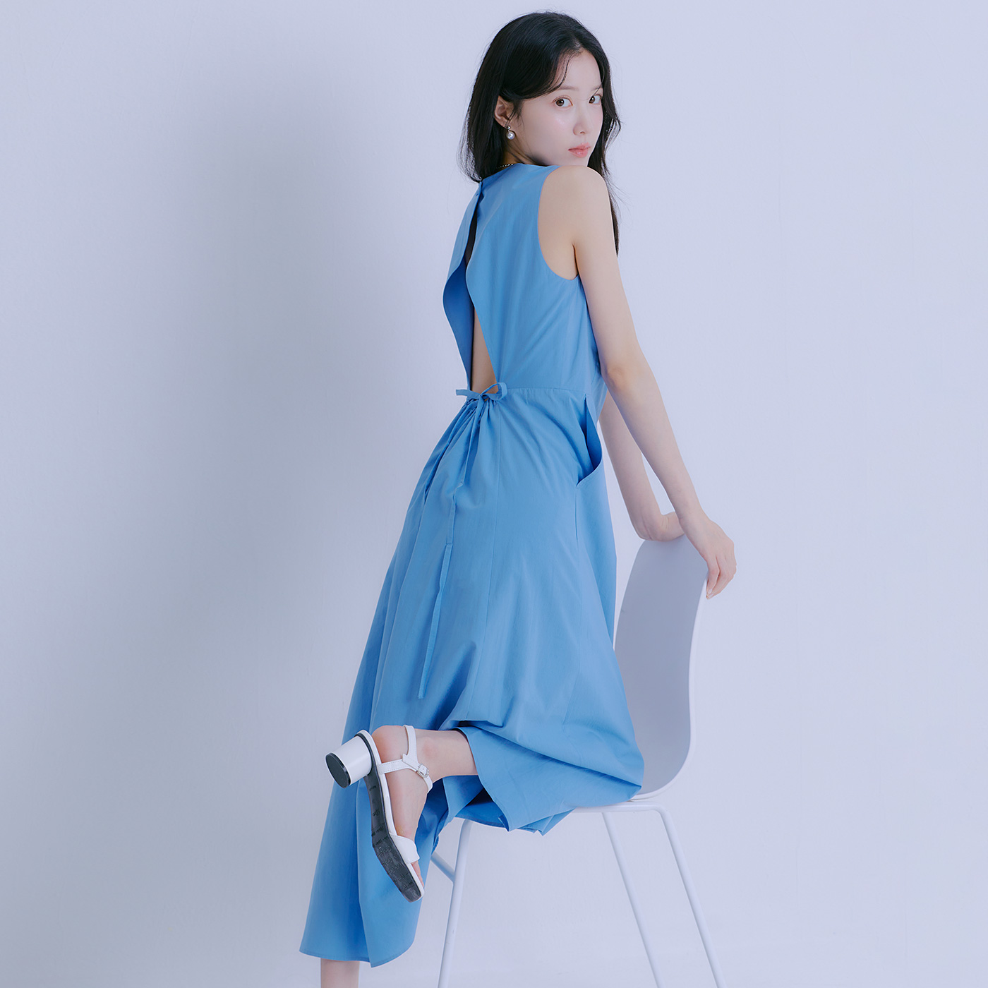 로엠 민소매 롱 원피스 RMOWE37RT3 - 상품 이미지