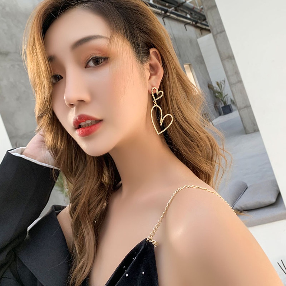 결혼 지옥 85화 박지민 귀걸이 하트 큐빅 패셔너블 의상 옷 패션 - 상세 이미지 3