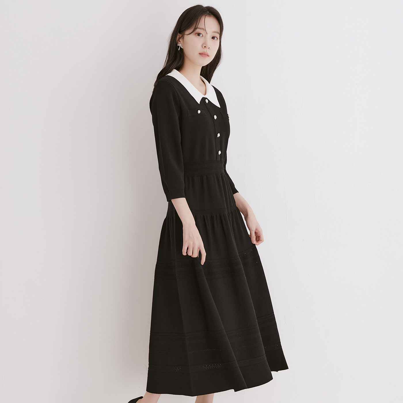 로엠 배색 카라 스웨터 원피스 RMOKE23R15 이미지