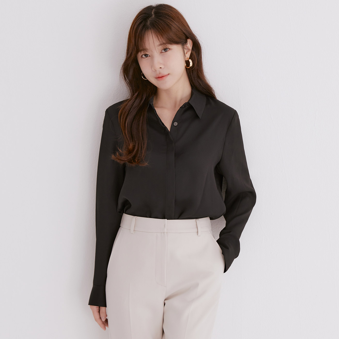 로엠 베이직 셔츠형 블라우스 RMBLE12R02 - 상세 이미지 3