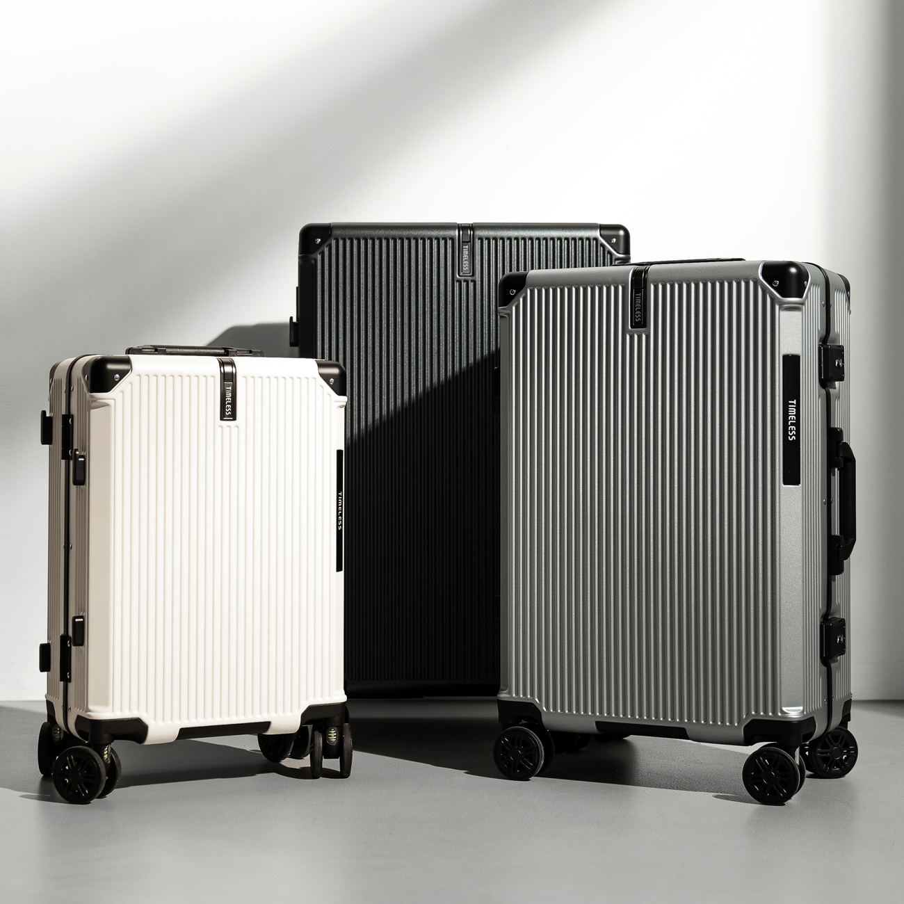타임리스 투어릭캐리어 68cm(24인치) 78cm(28인치) 대형 큰 여행용 해외여행