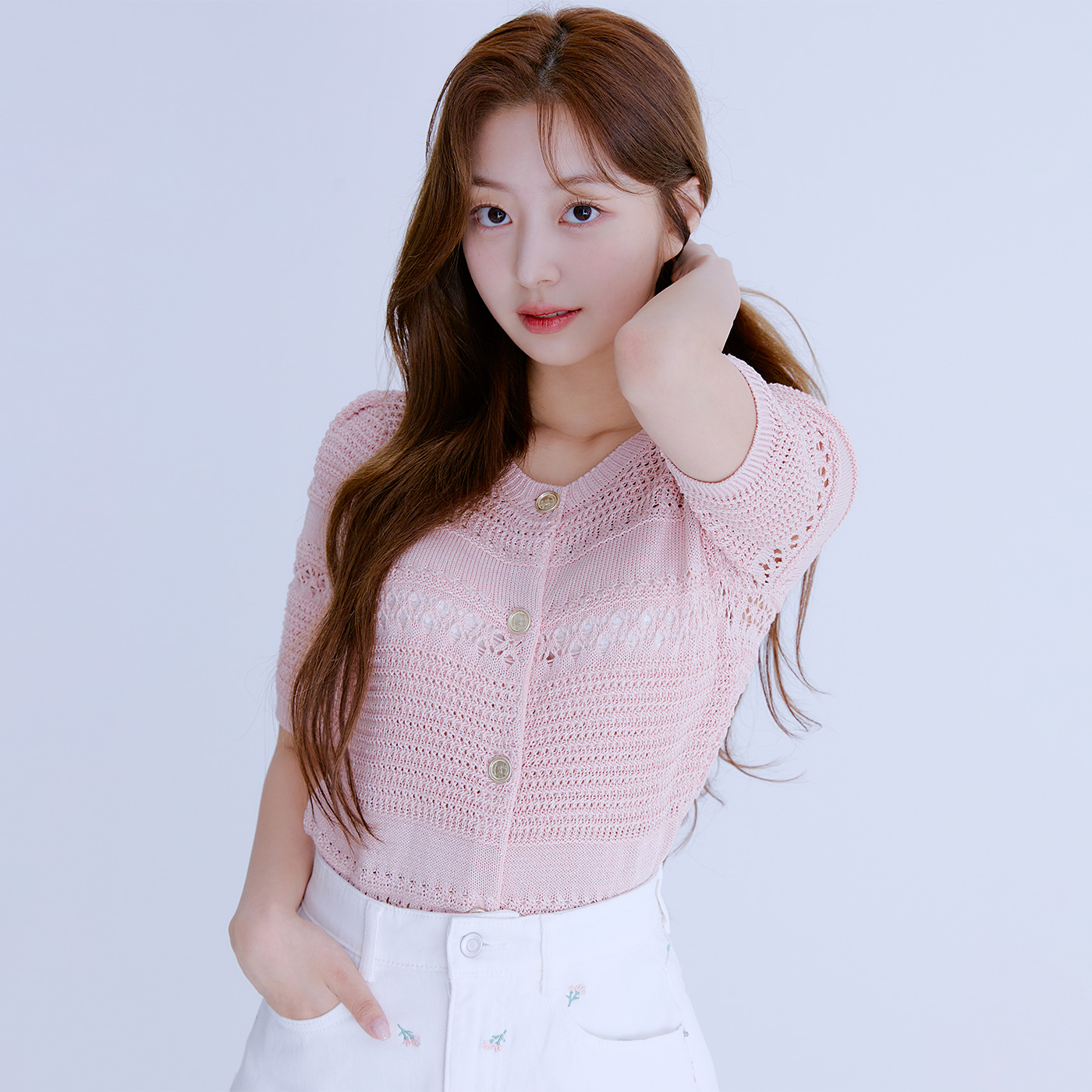 로엠 크로셰 라운드넥 금장 가디건 RMCKE37RT3