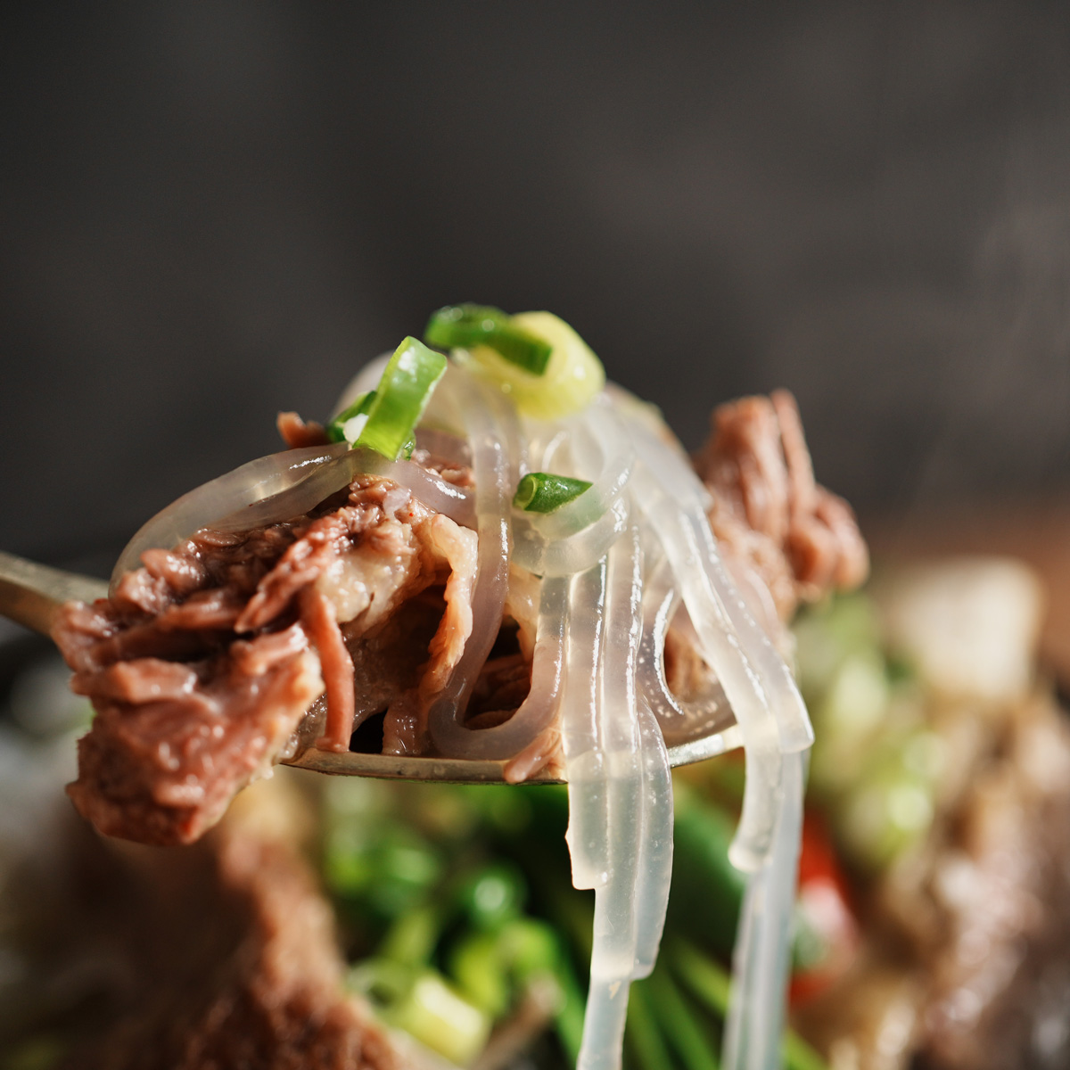 진한국물 선비찬 프리미엄 갈비탕 600g X 4팩 (+돌돌이당면) - 상세 이미지 3