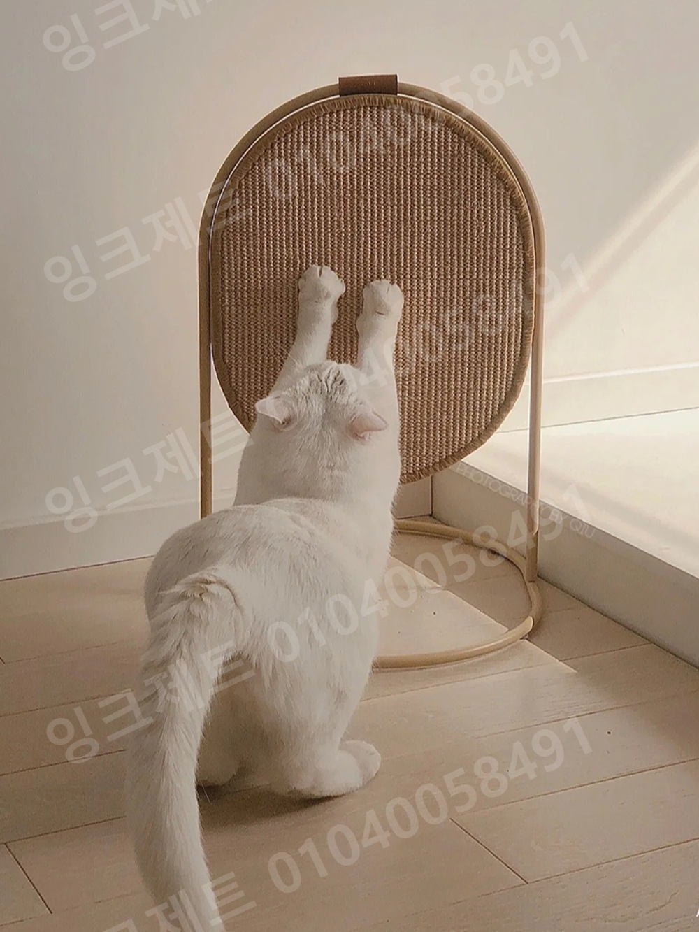 고양이 스크래쳐 기둥 수직 스탠드 라탄 놀이터 긁기 보드 - 상품 이미지