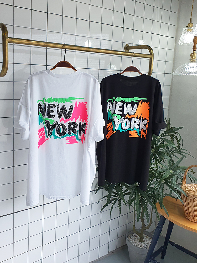 남녀공용 오버핏 박시한 낙서 티셔츠 - 상품 이미지