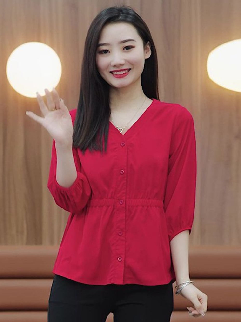 브이넥 7부 블라우스 빅사이즈 뱃살커버 오피스룩 클래식 모던 중년여성 패션 화이트 블랙 - 상세 이미지 3