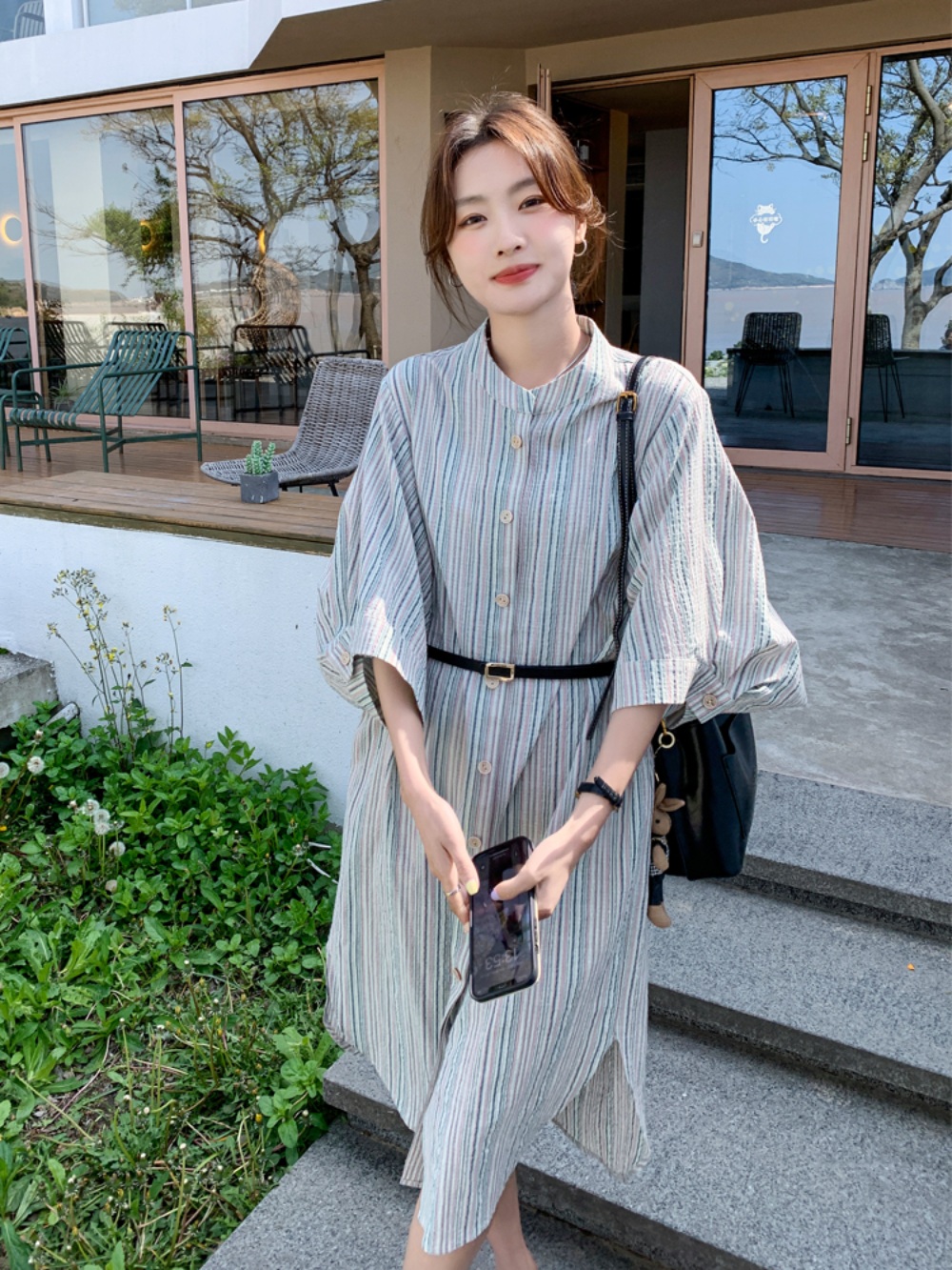 스트라이프 셔츠 원피스 5부소매 루즈핏 캐주얼 예능 여자연예인 패션 코디 여름 여행 - 상세 이미지 4