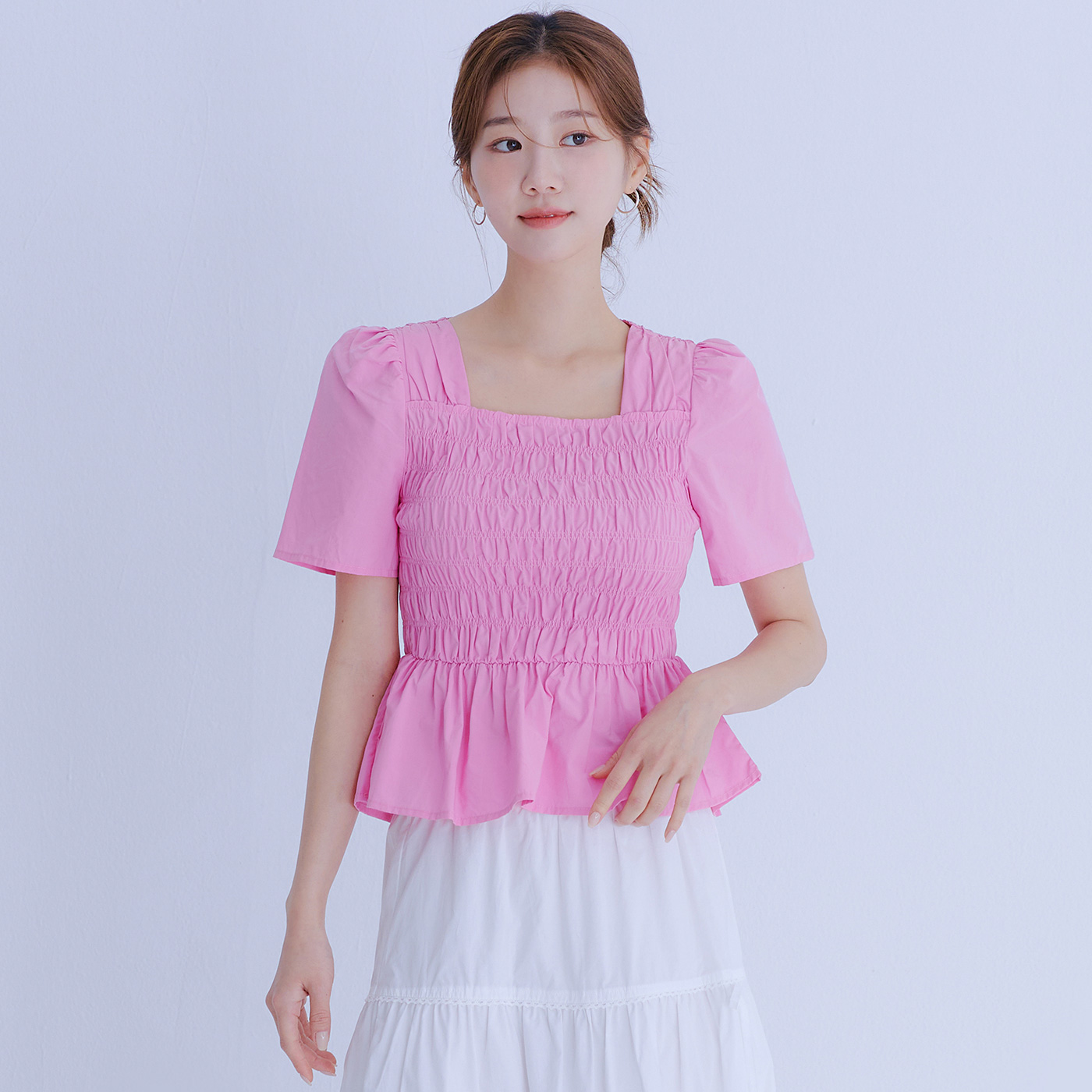 로엠 볼륨 소매 스모킹 블라우스 RMBLE37RT3 - 상세 이미지 2