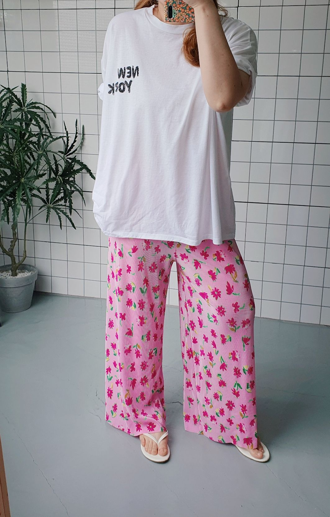 남녀공용 오버핏 박시한 낙서 티셔츠 - 상세 이미지 2