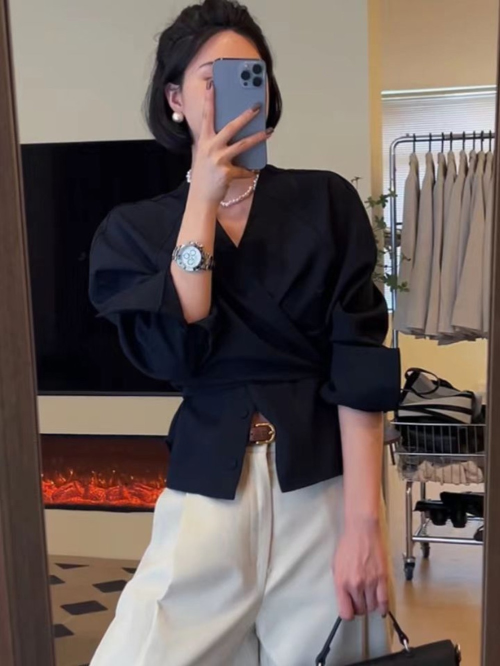 브이넥 셔츠 블라우스 드라마 여배우 꼬임 스트랩 옷 예쁜 클래식 디자인 오트밀베이지 2컬러 - 상세 이미지 2