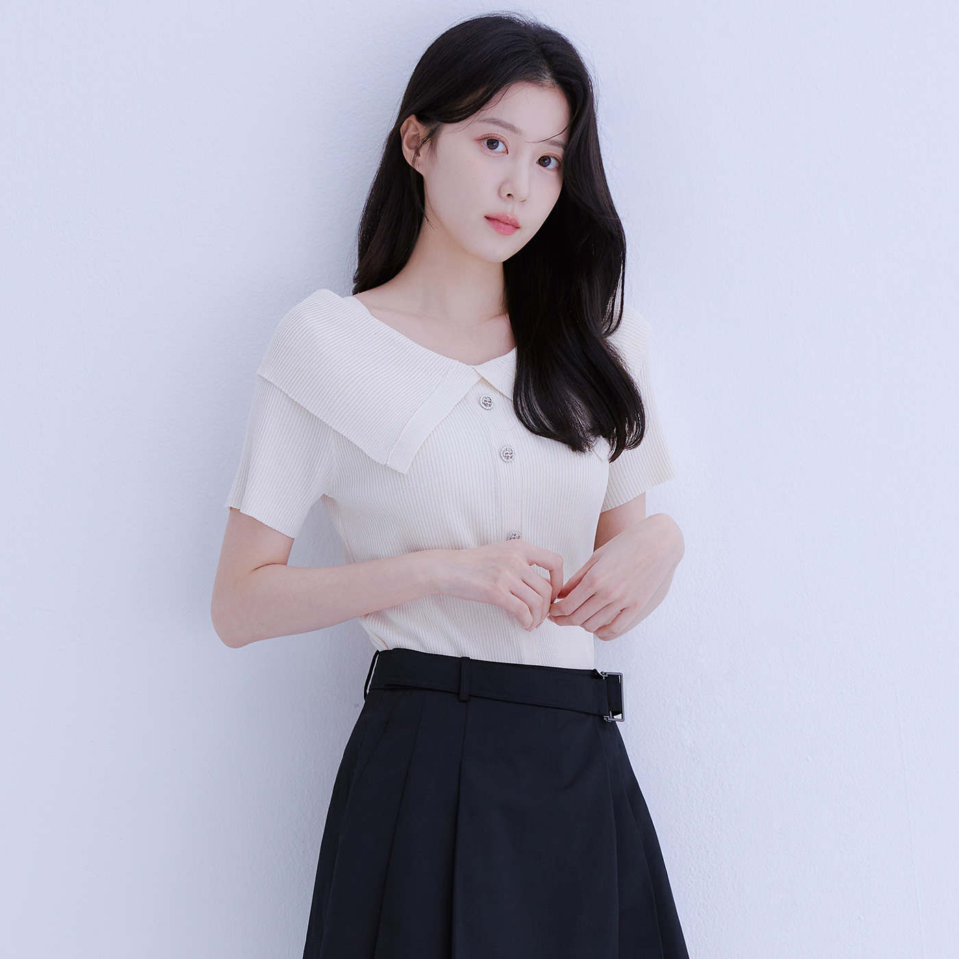 로엠 오프숄더 반팔 스웨터 RMKAE25R21 - 상세 이미지 4