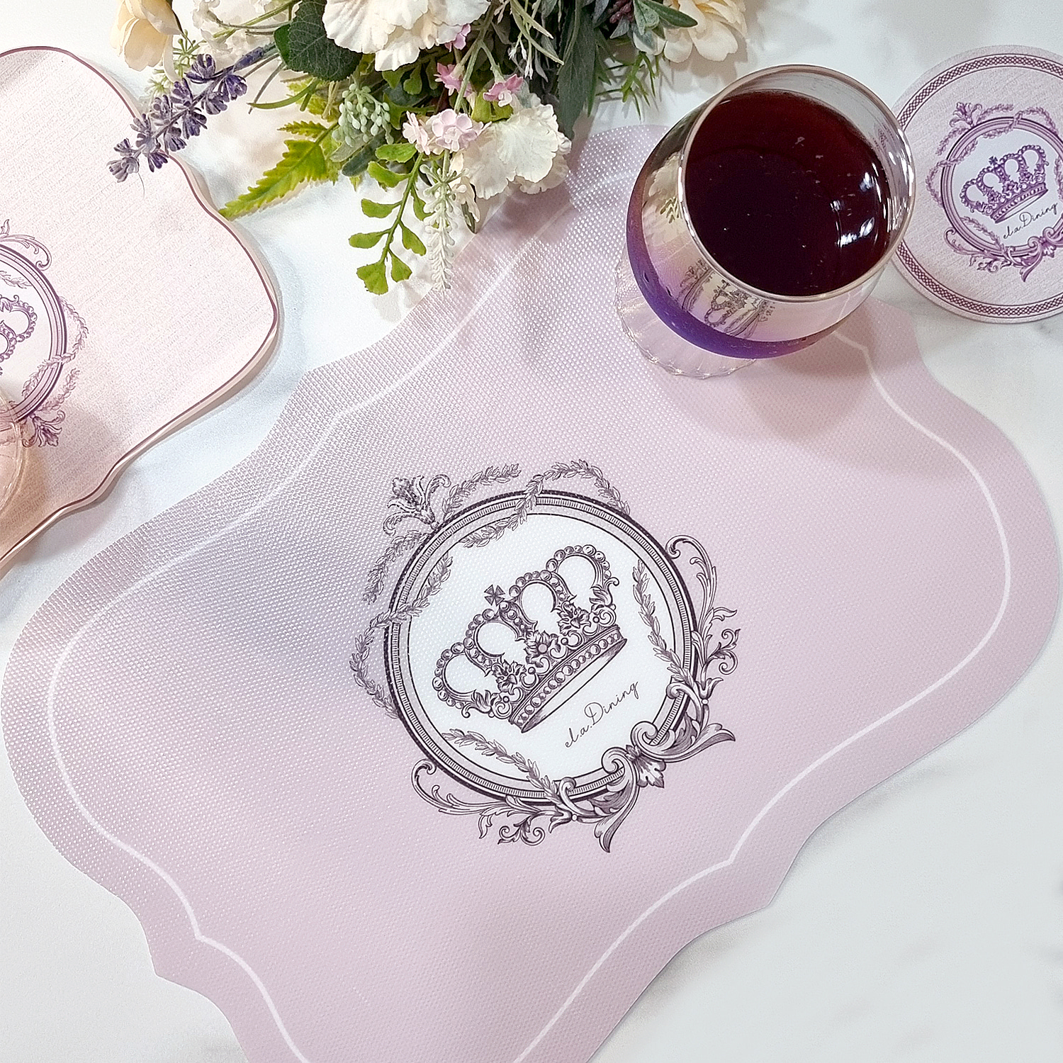 엘라다이닝 엠보 식탁매트 TPU 테이블 매트 방수 크라운