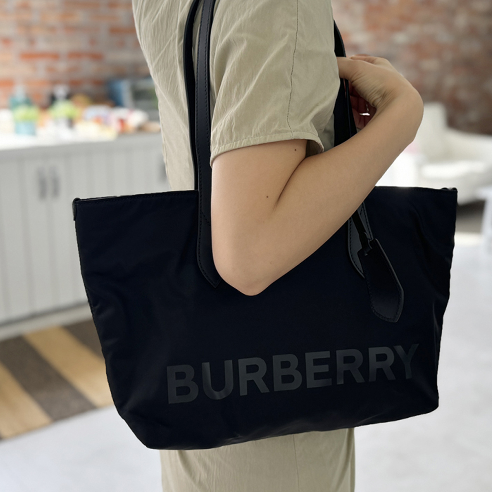 버버리 나일론 쇼퍼백 토트백 스몰 미디엄 블랙 블루 버건디 가방