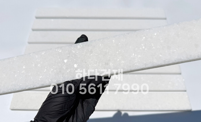 크리스탈화이트 롱타일 600x60x11T / 하다건재 천연석타일