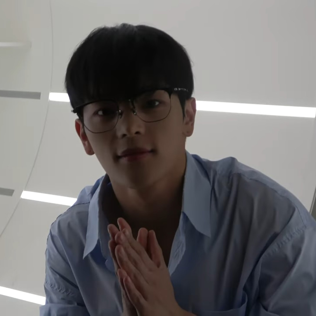마치 안경 로이 Roy 김우진 안경