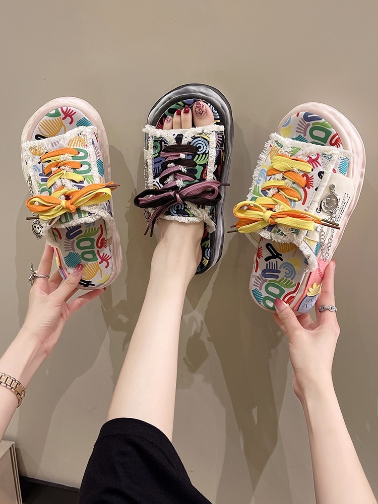 특이한 4CM 키높이 통굽슬리퍼 캔버스 낙서