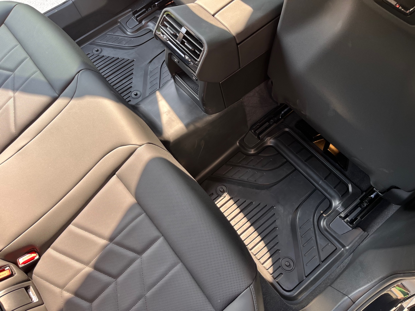 3W 에코라이너 TPE 카매트 3D 고무 바닥매트 BMW 5시리즈 G60, 운전석+조수석+뒷자석 - 상세 이미지 5