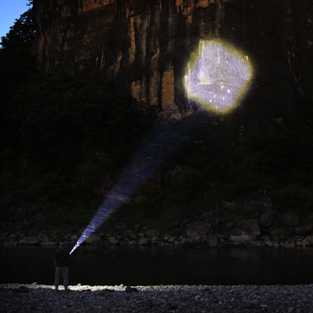 몬스터라이트 퀀텀 익스트림 LED 미니 손전등 줌 후레쉬 등산 낚시 ML2400QTX