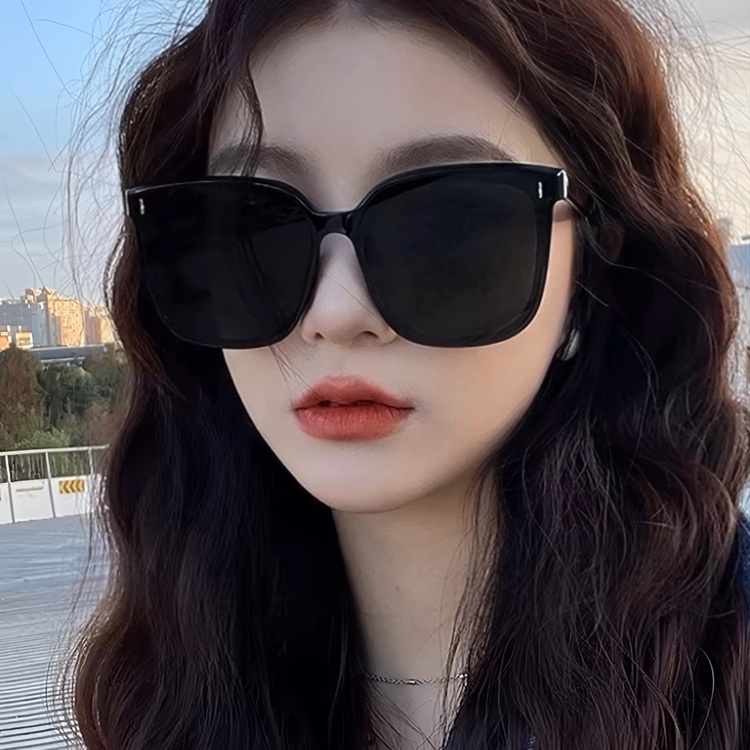 큰 사각 선글라스 편광 자외선차단 산지직송 여자연예인 패션 코디 둥근얼굴용 4컬러 - 상품 이미지