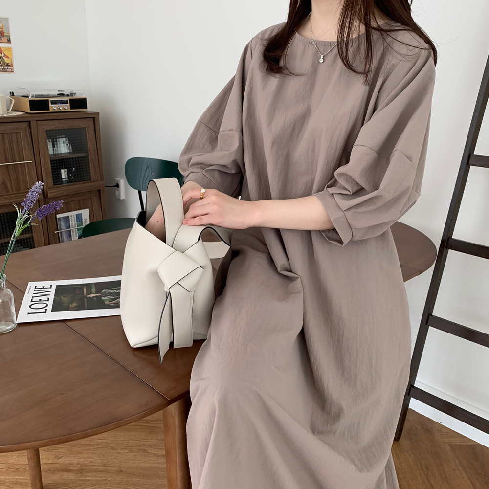 핀턱 퍼프 소매 바스락 원피스 빅사이즈 여름 롱원피스 베이지 블랙 바캉스 휴양지 이미지 6