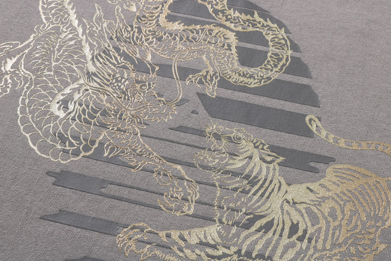 베이프 반팔티 MEN TIGER AND DRAGON APE HEAD TEE 1K70-110-009 - 상세 이미지 3