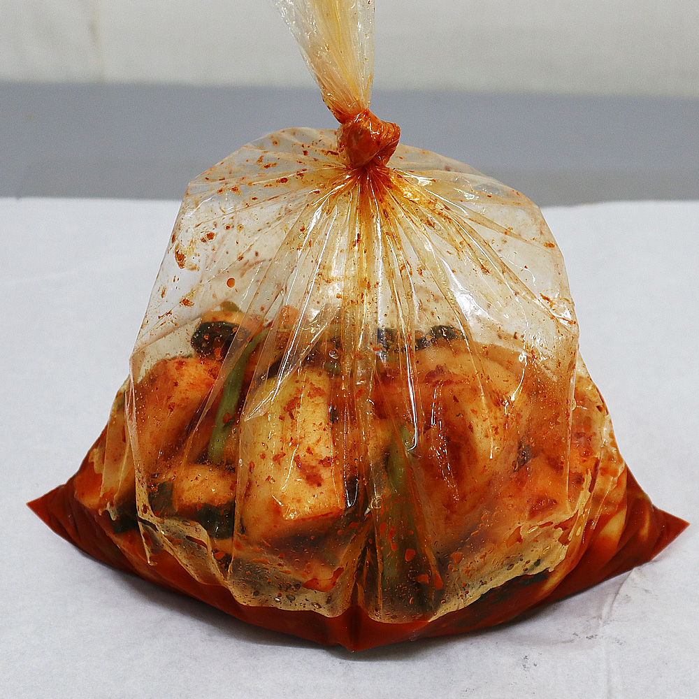 [사하구 배달] 아삭하고 튼실한 알타리 900g [신평 명동반찬] : 동네시장 장보기