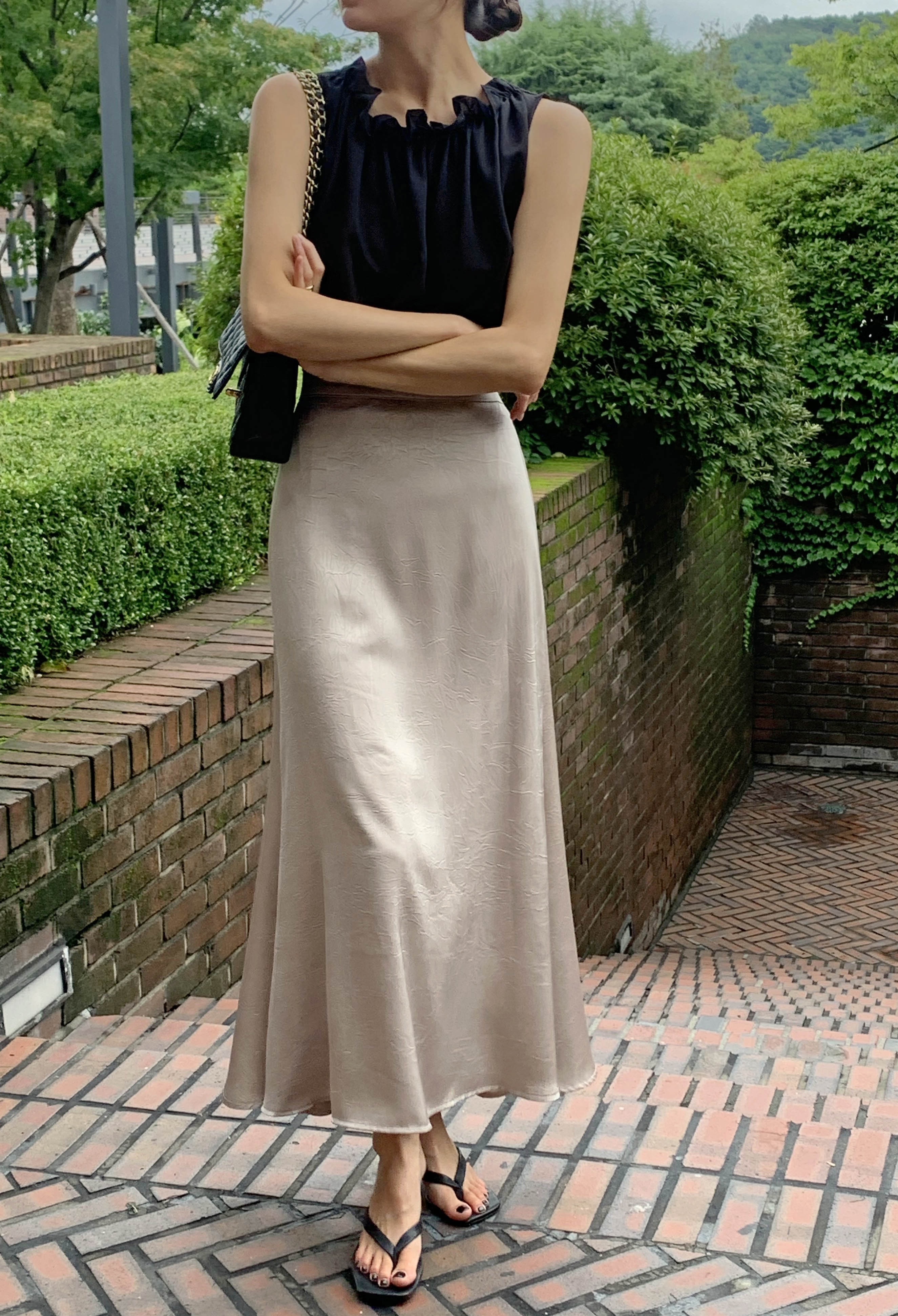 샤인글로우 여성 새틴 실크 롱 스커트 치마 하객룩 밴딩 머메이드 이미지 2