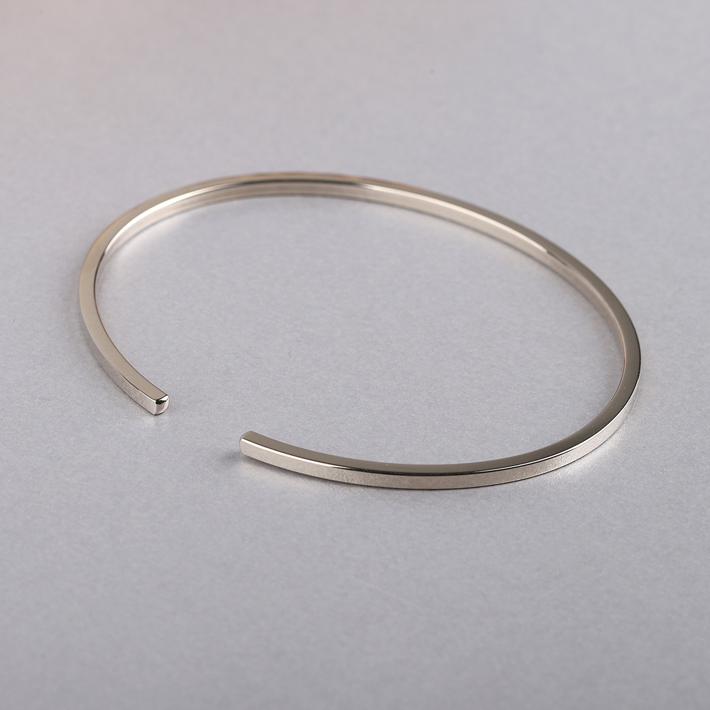 뉴엘 심플 민자 할로우 2mm 오픈 뱅글 팔찌 데일리 레이어드 여자 선물 14K 18K