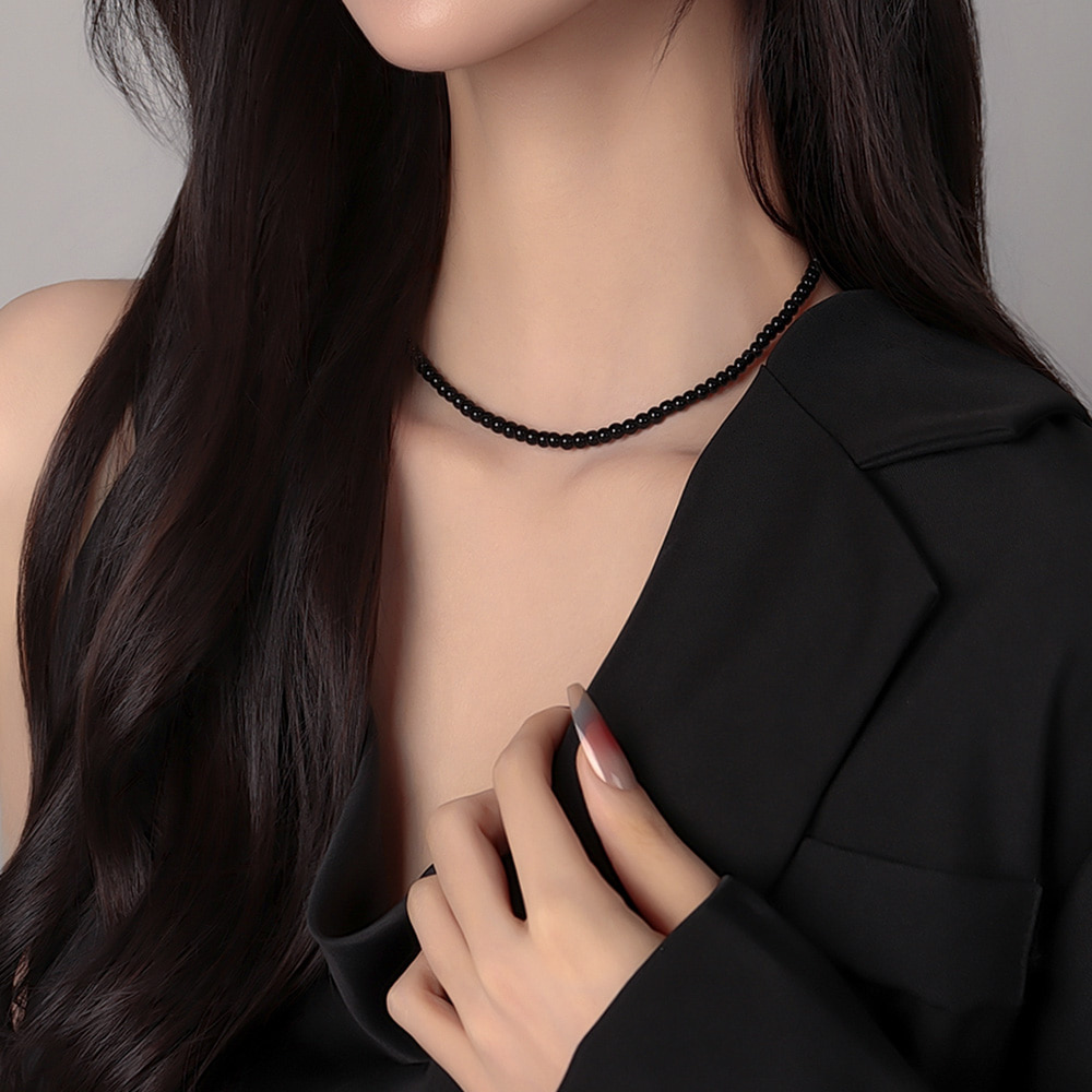 [당일출고] 글래스볼 비즈 미니 포인트 4mm 데일리 심플 목걸이 [블랙] N555 - 상세 이미지 3