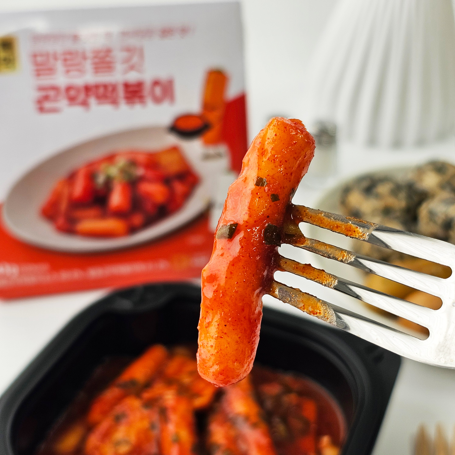 [칼로리를 낮춘 곤약떡볶이] 빼빼곤약 곤약떡볶이 말랑쫄깃, 243g, 4개 이미지 3
