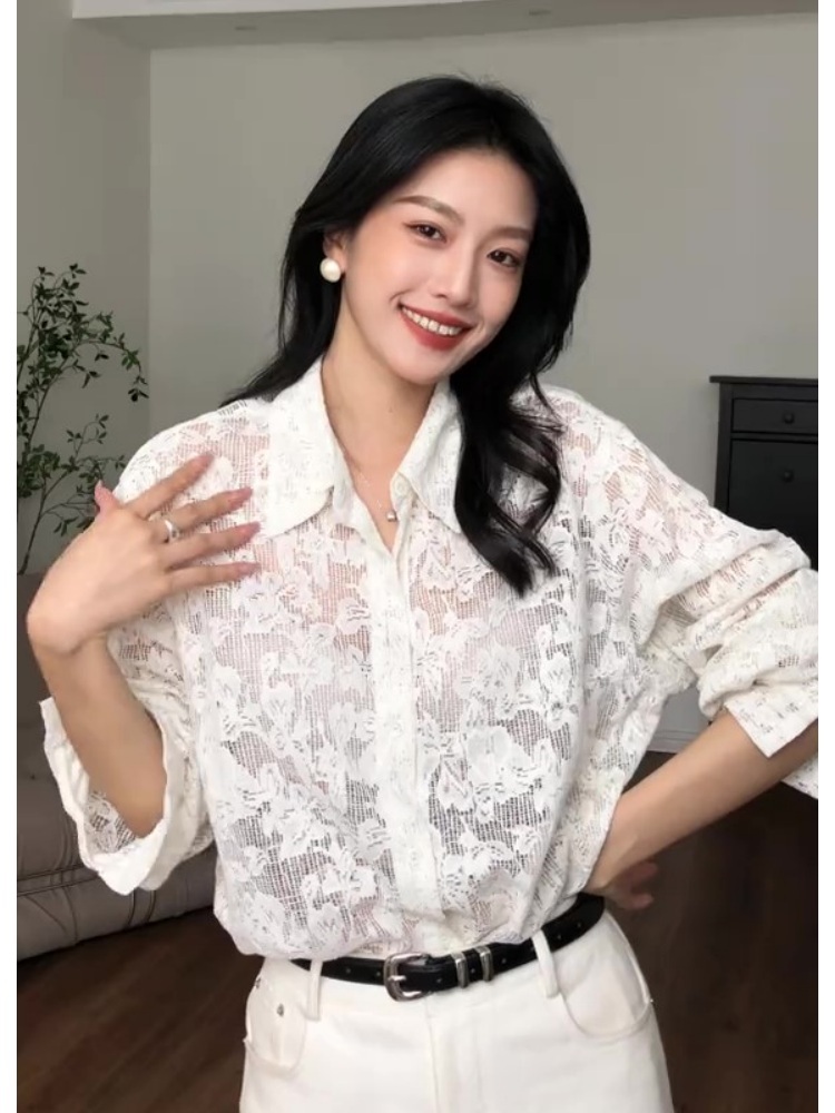 시스루 플라워 블라우스 셔츠 레이스 구멍 루즈핏 여름 중년여성 패션 코디 시원소재 화이트 - 상세 이미지 5