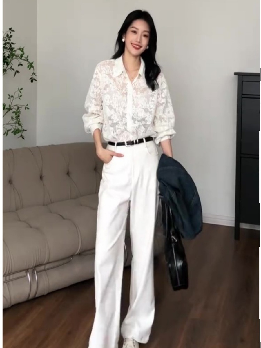 시스루 플라워 블라우스 셔츠 레이스 구멍 루즈핏 여름 중년여성 패션 코디 시원소재 화이트 - 상세 이미지 2