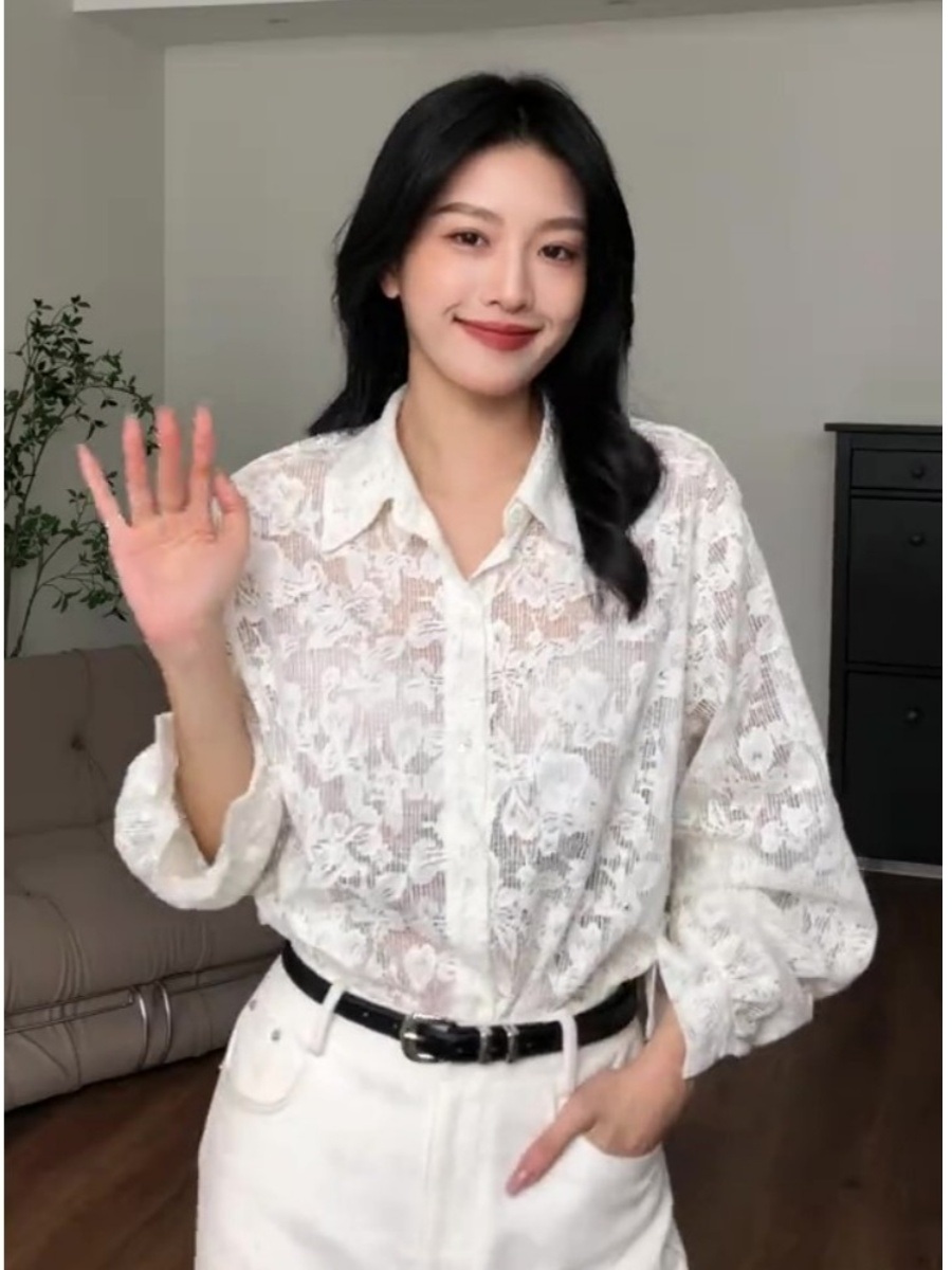 시스루 플라워 블라우스 셔츠 레이스 구멍 루즈핏 여름 중년여성 패션 코디 시원소재 화이트 - 상세 이미지 4