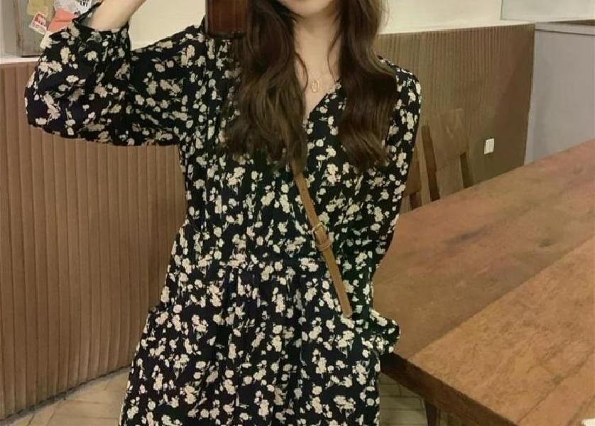 가을 여친룩 여친 옷 복고풍 검은 꽃 드레스 V넥 브이넥 포켓 레이스 업 우아한 긴 여성 - 상세 이미지 2