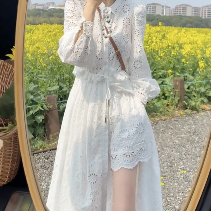 여름 여성 화이트 펀칭 레이스 롱원피스 긴팔 세트 여행룩 바캉스룩 - 상세 이미지 3