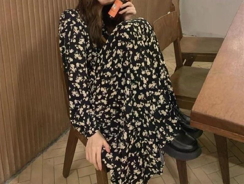 가을 여친룩 여친 옷 복고풍 검은 꽃 드레스 V넥 브이넥 포켓 레이스 업 우아한 긴 여성 - 상세 이미지 4