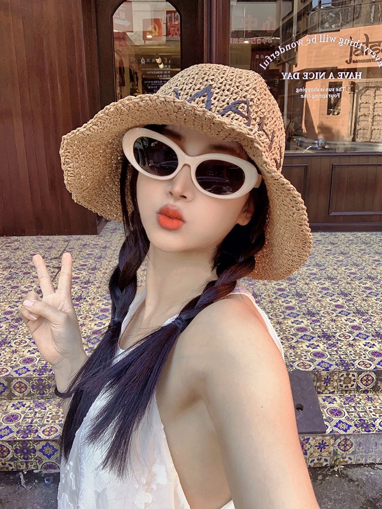 언니네 산지직송 4화 염정아 버킷햇 모자 밀짚 자수 의상 옷 패션 - 상세 이미지 4