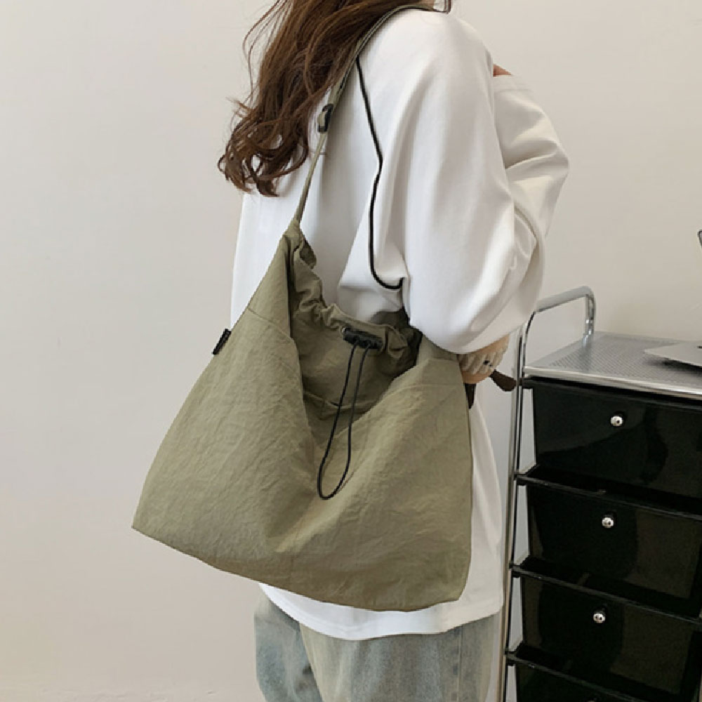 가벼운 나일론 숄더백 여대생 대학생 가방 엄마 외출 경량 무지 빅사이즈 큰 숄더백 가방 - 상세 이미지 5