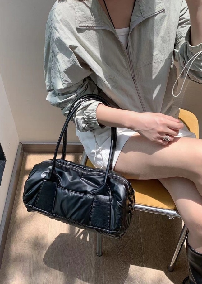 경량 스퀘어 패딩 나일론 탑핸들 토트 숄더백 여성 캐쥬얼가방 - 상세 이미지 2
