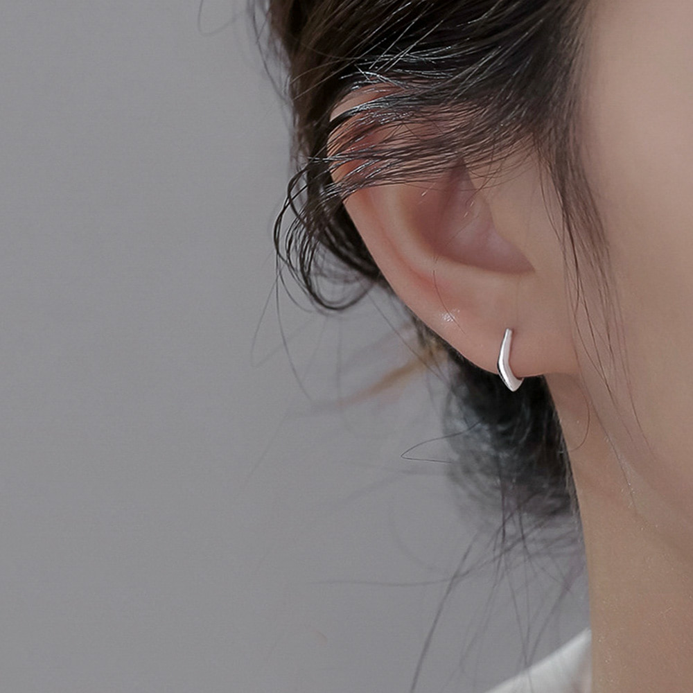 [당일출고] 다각형 쉐입 미니 심플 데일리 기본 여성 스터드 귀걸이 [실버 골드] N699 - 상품 이미지