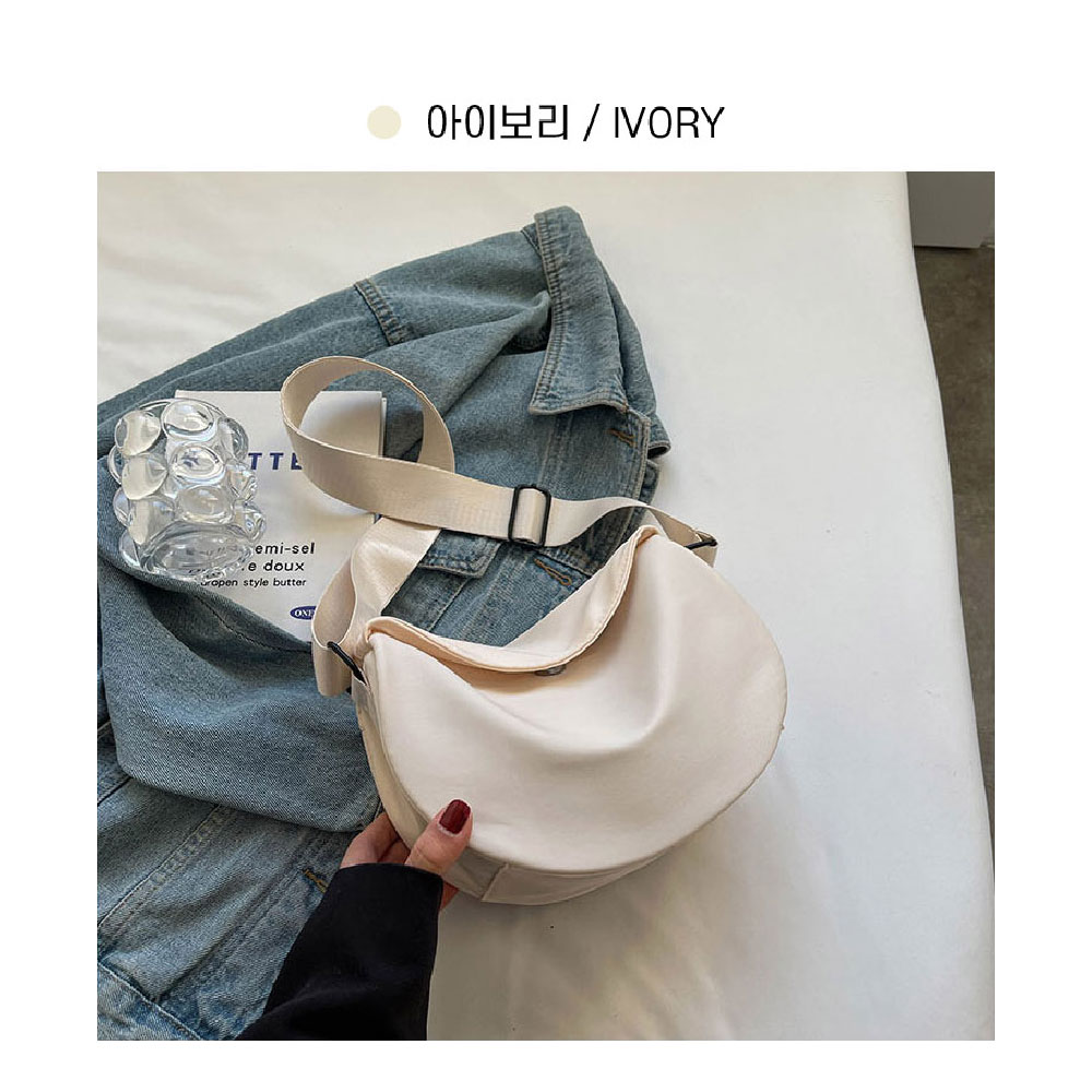 심플한 반달 라운드 미니 크로스백 여자 핸드폰 지갑 가방 경량 나일론 무지 작은가방 - 상세 이미지 2