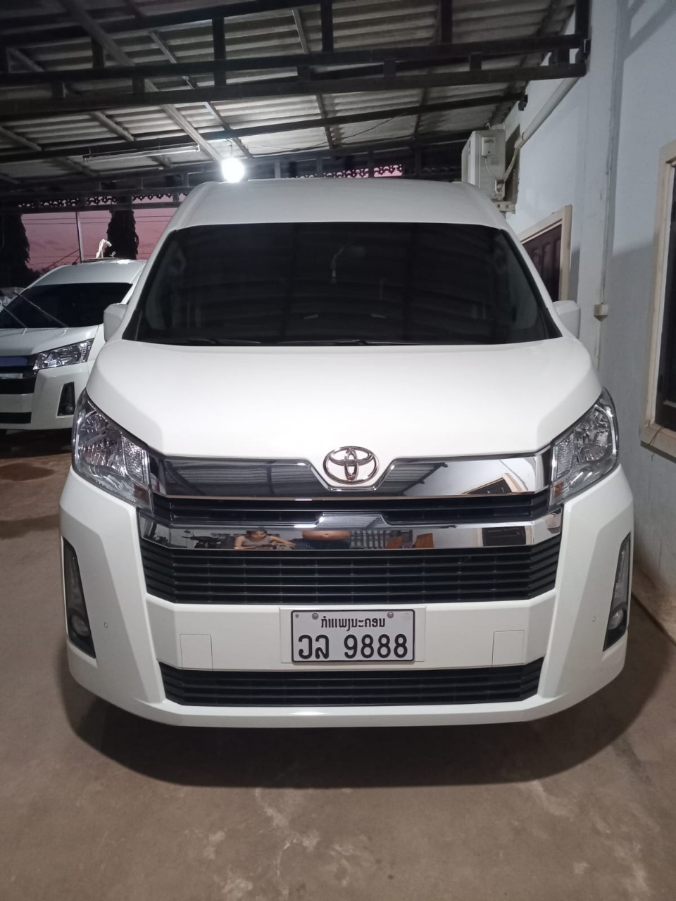 라오스 비엔티엔 방비엥 편도 전세밴 단독 기사 포함 (유류비 포함)