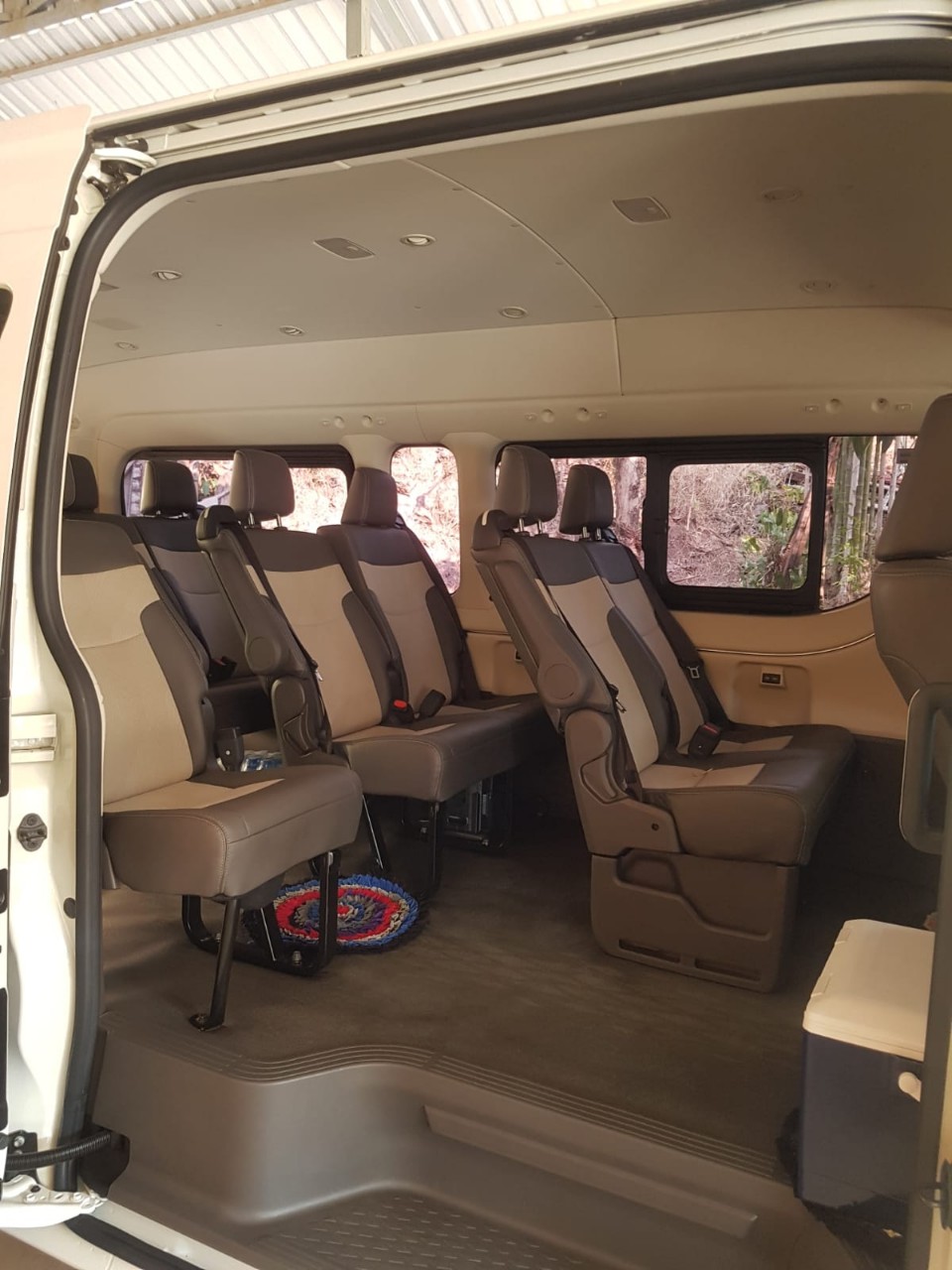 라오스 비엔티엔 방비엥 편도 전세밴 단독 기사 포함 (유류비 포함)