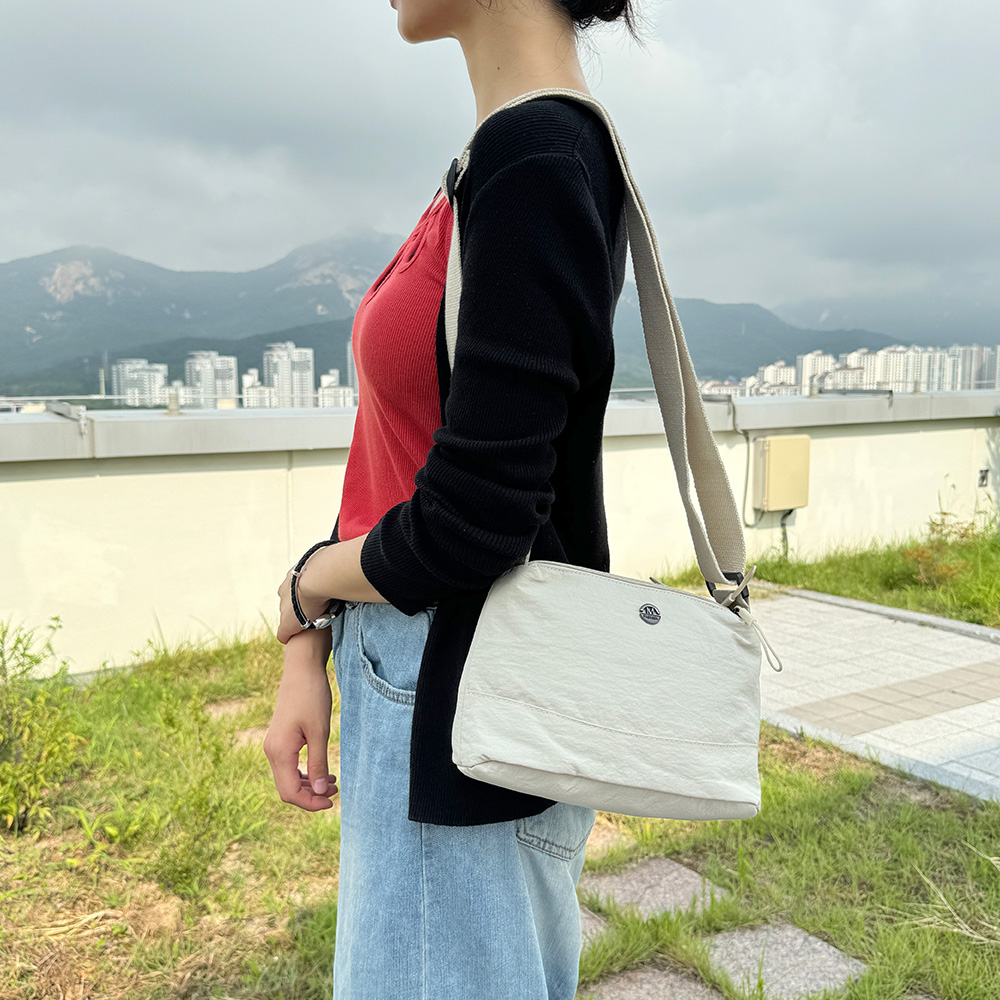 가벼운 나일론 미니 크로스백 초경량 캐주얼 미니백 엄마 할머니 나들이 외출 작은가방 - 상세 이미지 4