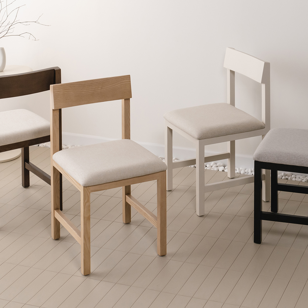 테이블의자 나무 원목 식탁 의자 패브릭 다이닝 코르체어