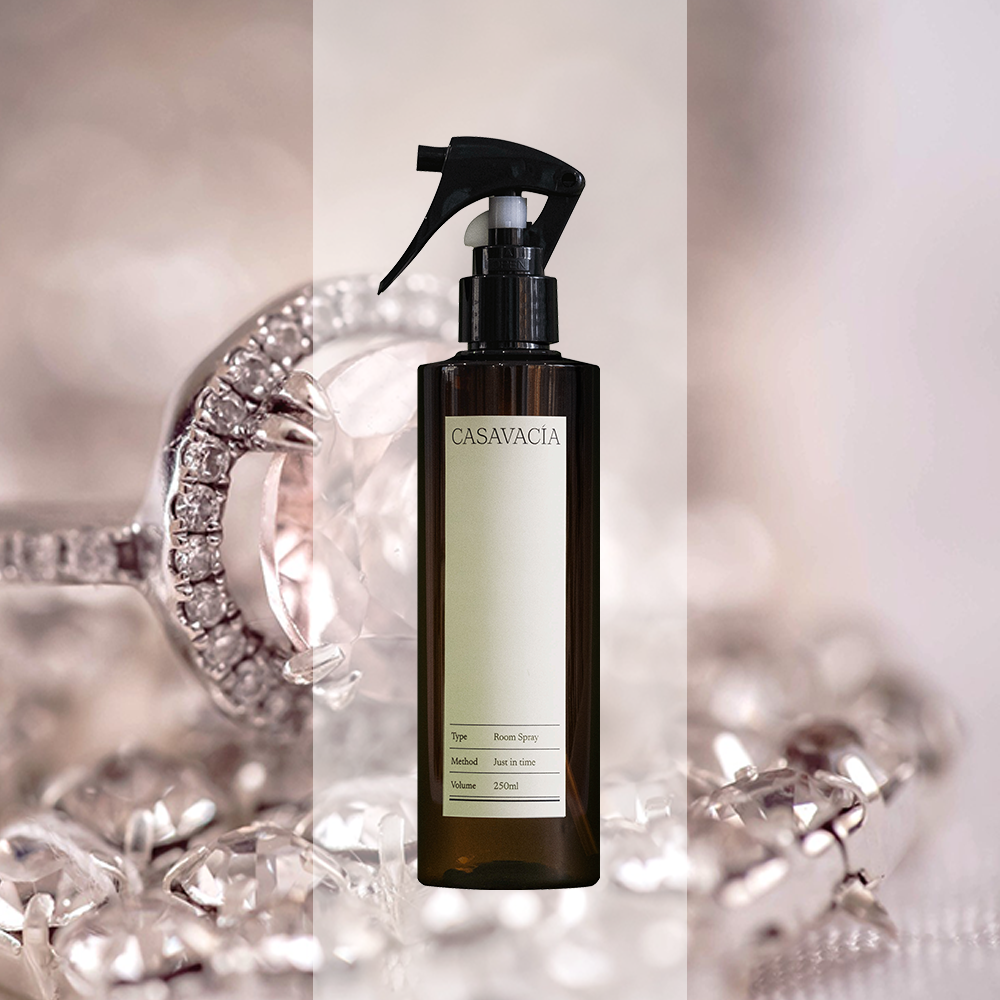뿌르 팜므 룸스프레이 섬유향수 드레스퍼퓸 Eau de Toilette(10%) - 상품 이미지